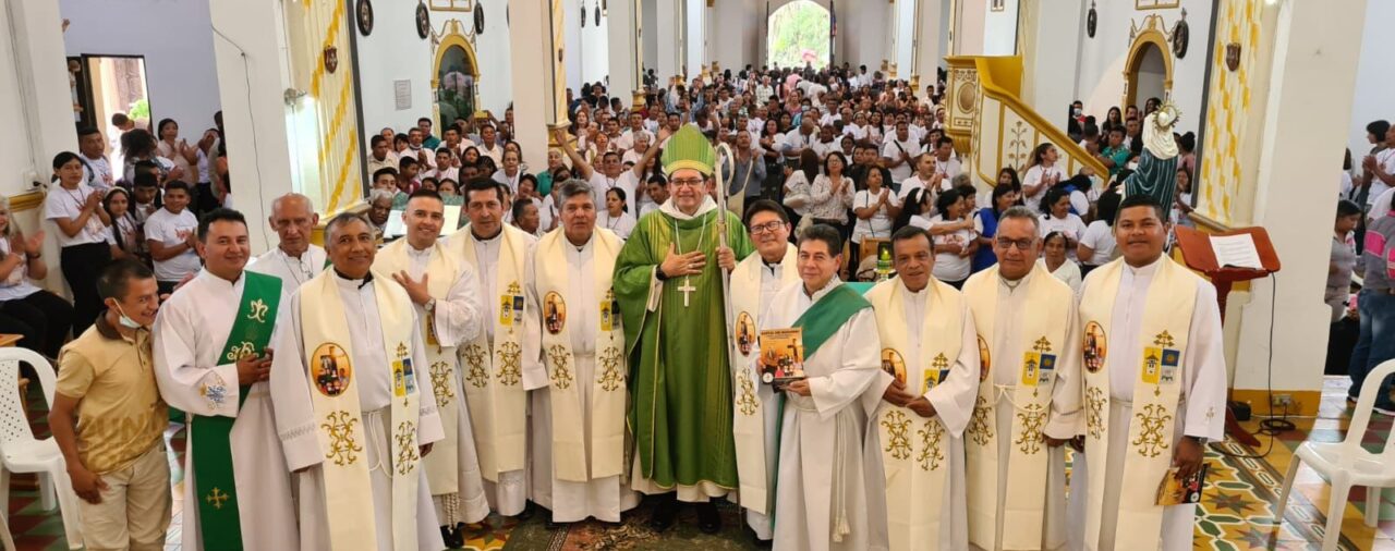 Sacerdotes de la Arquidiócesis de Popayán se preparan para participar en retiro espiritual